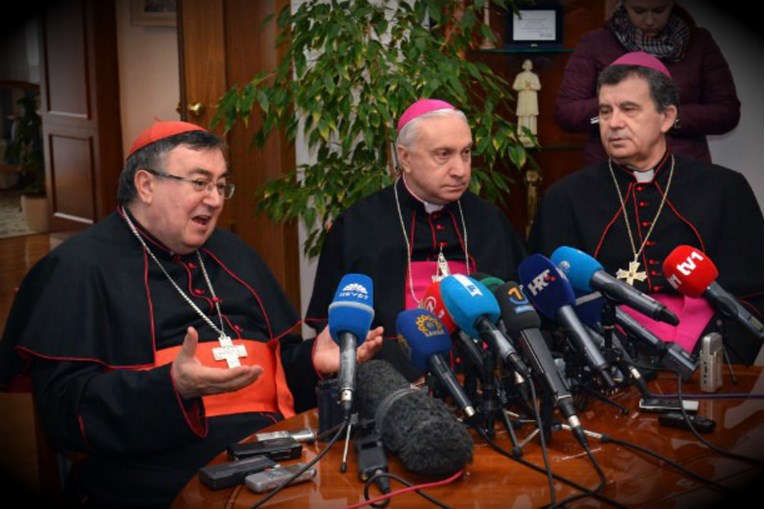 Kardinal Puljić: Crkva je jedina koja hrabro pristupa zlouporabi djece