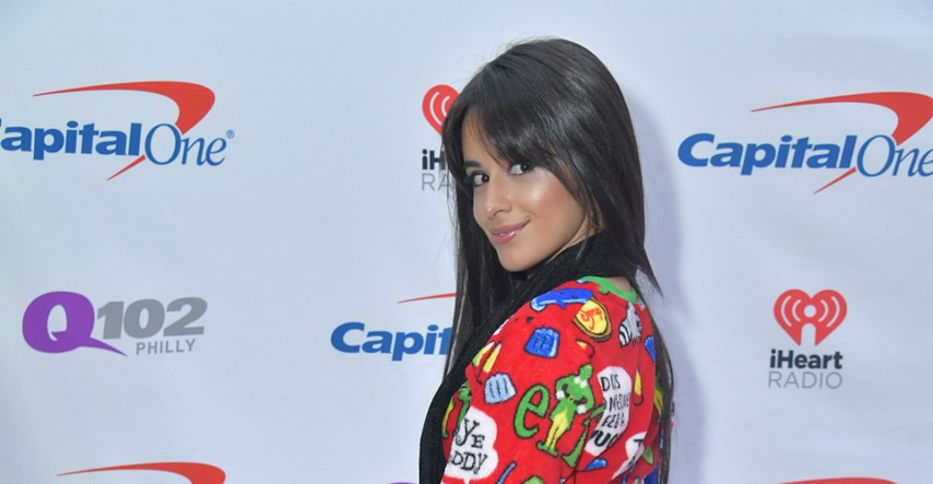 Camila Cabello na crveni tepih došla u pidžami i štiklama