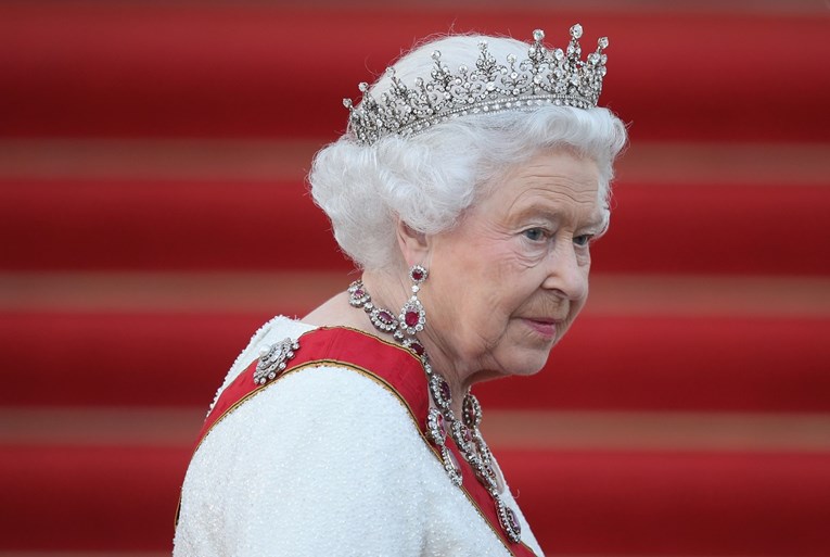 Britanska kraljica opisala "najužasniji dan u životu" i stvarno je grozan