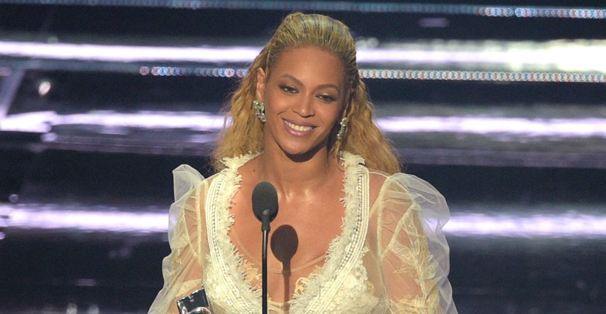 Beyonce napokon pokazala prekrasnu vjenčanicu koju je nosila na obnovi zavjeta