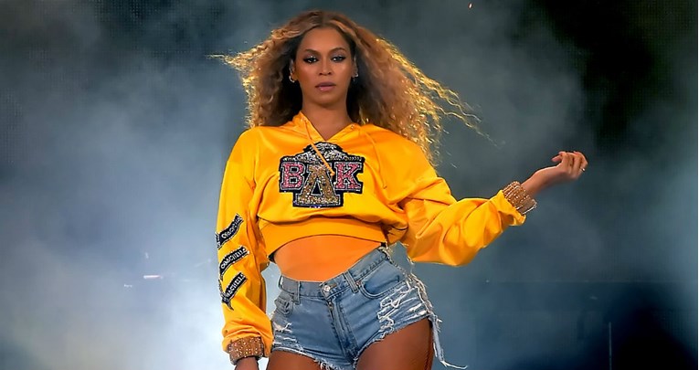 Beyonce na pozornici pokazala novu boju kose i promijenila šest outfita