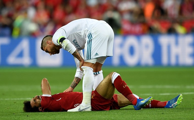 POKRENUTA MASOVNA PETICIJA Ramos optužen za Salahovu ozljedu, traži se intervencija FIFA-e i UEFA-e