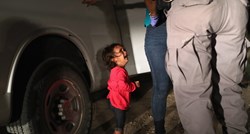 Fotka dvogodišnje migrantice na granici mnogima je slomila srce