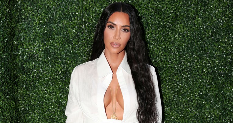 Kim Kardashian pronašla je svoju omiljenu uniformu za evente od koje ne odustaje