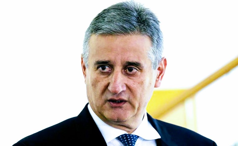 Pitali smo Karamarka je li štitio Brkića