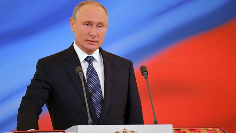 Putin poručio da će poštovati Ustav i odstupiti s predsjedničke dužnosti nakon isteka mandata