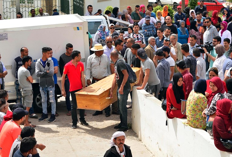 Kod Tunisa se nakon brodoloma utopila 52 migranata