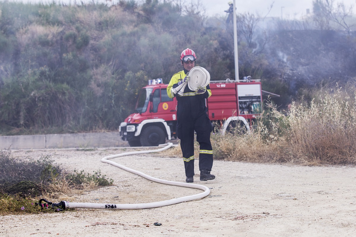 U skladištu u Splitu jutros izbio požar, izgorio građevinski materijal