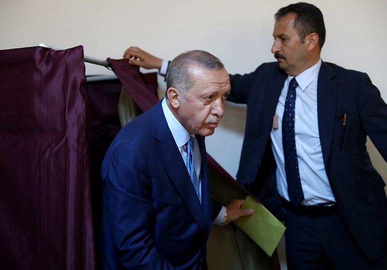 Erdogan glasao u Istanbulu i poslao poruku o "demokratskoj revoluciji" u Turskoj