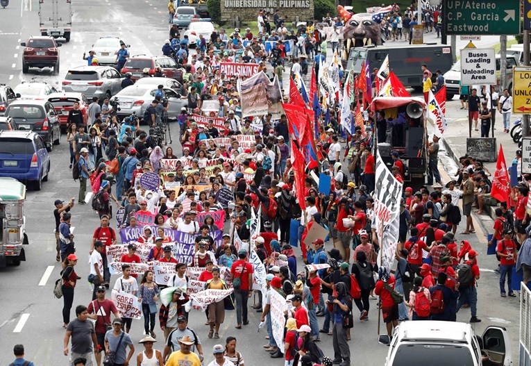 Tisuće Filipinaca prosvjeduju protiv Dutertea: "On je tiranin"