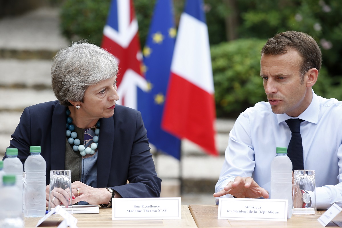 Macron primio May u svojoj ljetnoj rezidenciji, pričali su o Brexitu
