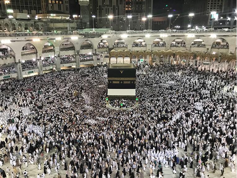 Saudijska Arabija neće otkazati hodočašće u Meki, ograničit će broj vjernika
