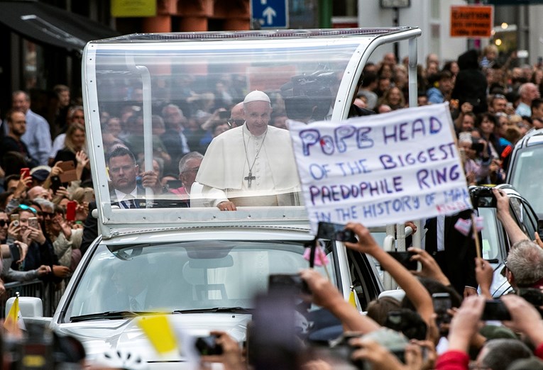 Papa završava posjet Irskoj, sastao se sa žrtvama svećenika pedofila