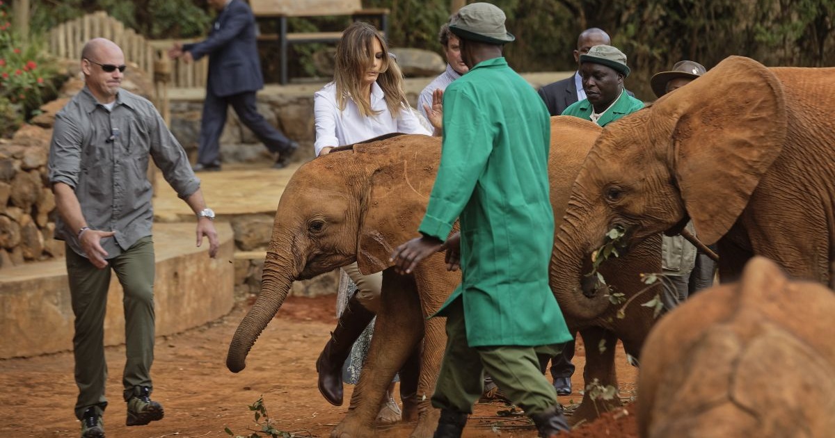 Melania zgrozila Afriku modnim dodatkom: "Tko vam je rekao da to nosite?"