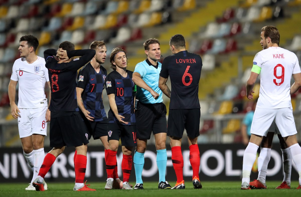Lovren: Treba reći tim idiotima da se opamete