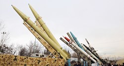 Iran se hvali novim balističkim projektilom dometa 1000 kilometara