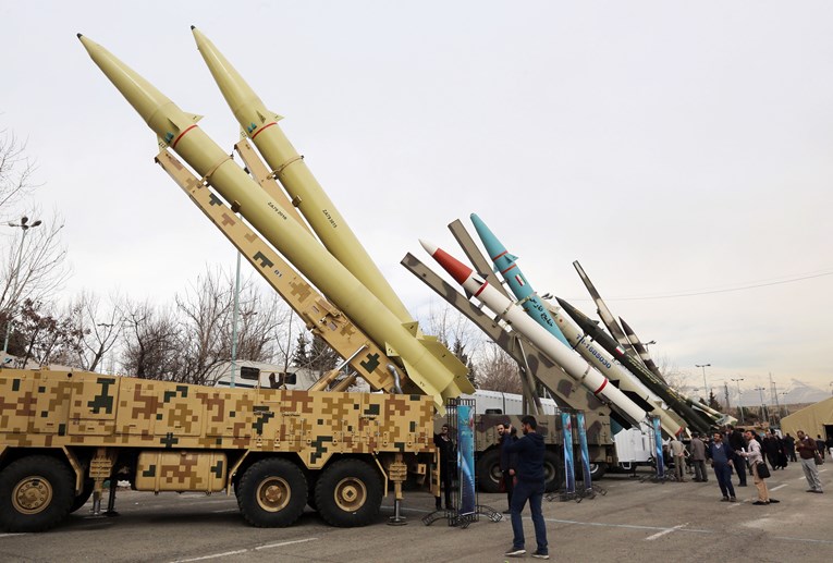 Iran se hvali novim balističkim projektilom dometa 1000 kilometara