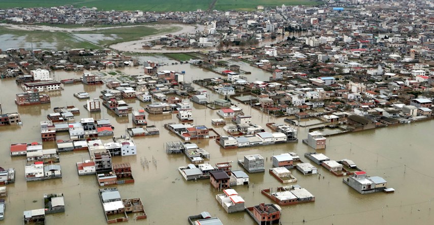 Zbog poplava u Iranu izdan nalog za evakuaciju više od 60.000 ljudi