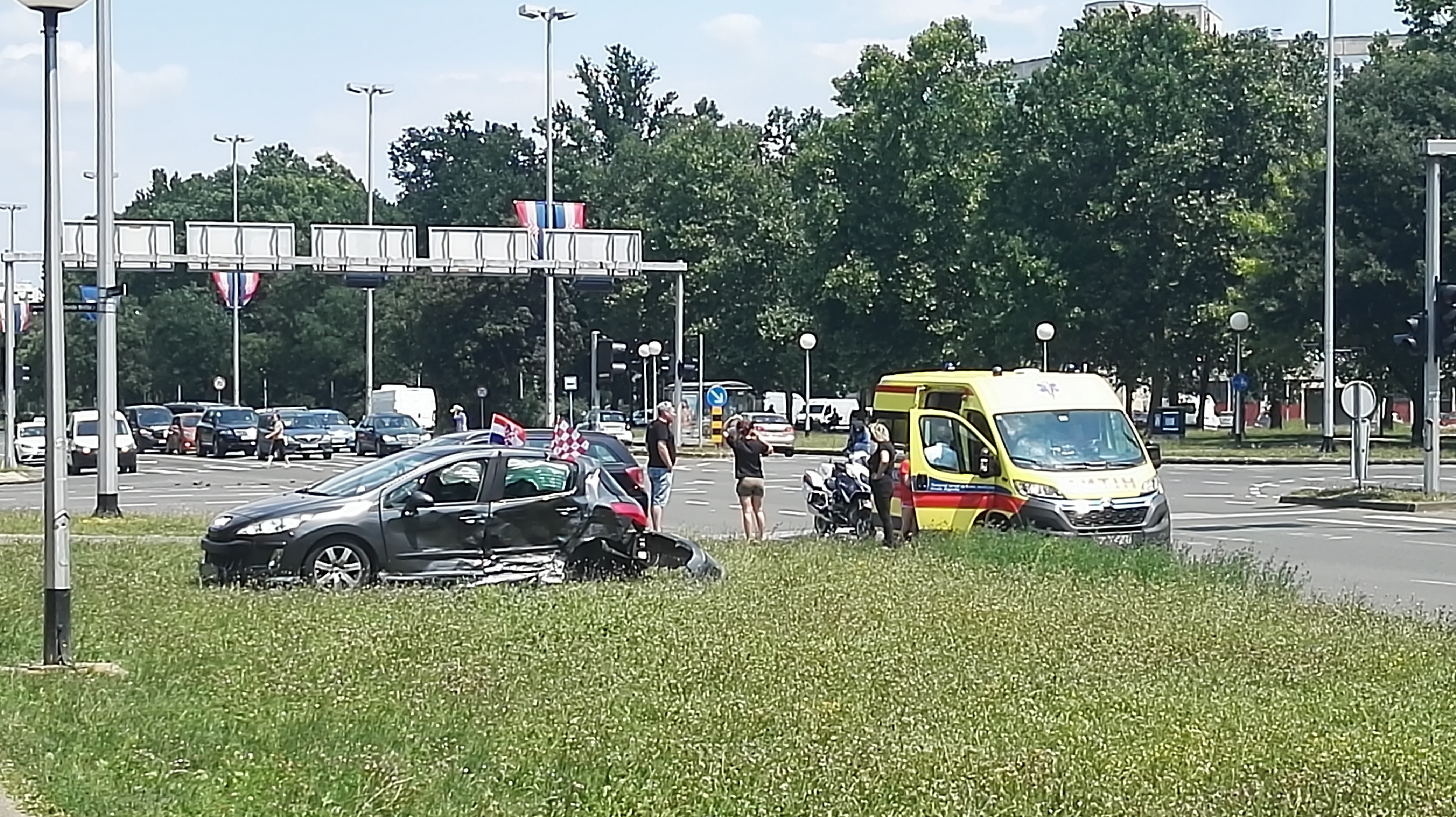 Prometna u Novom Zagrebu, na mjesto nesreće stigla Hitna pomoć