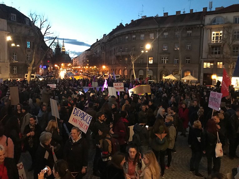 VIDEO 7000 ljudi u Zagrebu tražilo ostavke Murganić i Kujundžića
