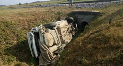 Vlak smrskao auto na prijelazu bez rampe kod Đurđevca, vozačica ozlijeđena