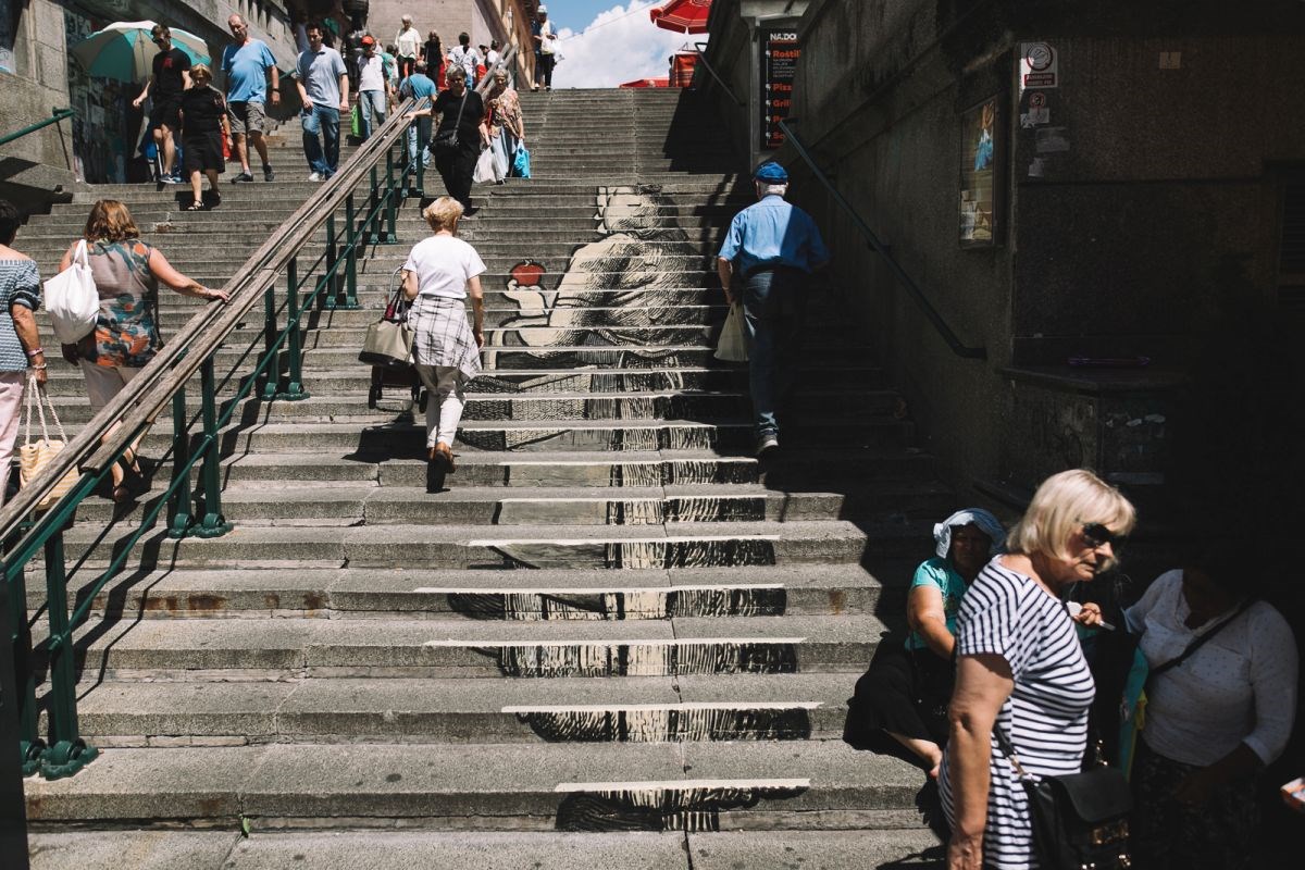 Svi pričaju o fenomenalnom crtežu na stepenicama Dolca