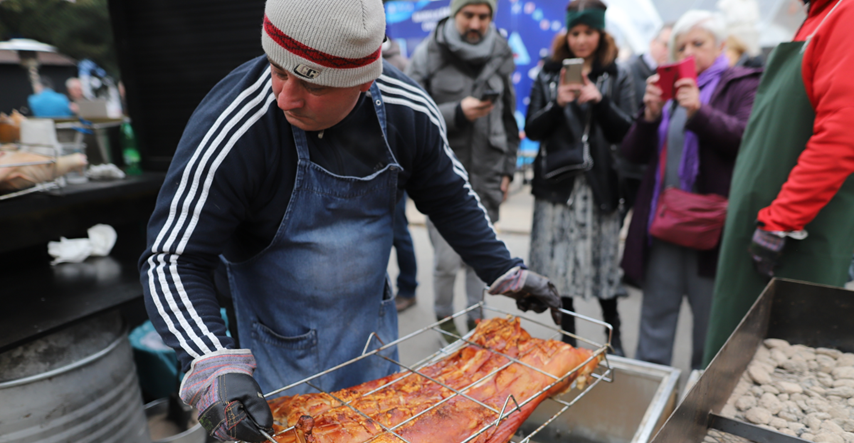 VIDEO Pronašli smo najbolje meso na Adventu u Zagrebu, peče se satima - u kutiji