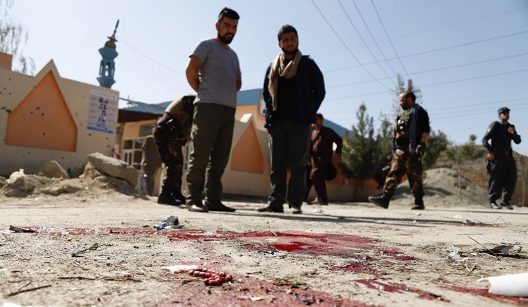 Najmanje 15 mrtvih u samoubilačkom napadu blizu birališta u Kabulu