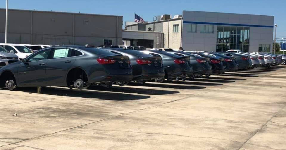 U jednoj noći skinuli 124 kotača s automobila