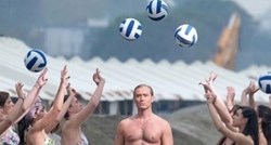 46-godišnji glumac u kupaćim gaćicama pokazao nevjerojatne mišiće