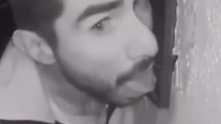 Uhvatila ga nadzorna kamera: Zgrozilo ih je ono što je ovaj tip radio tri sata