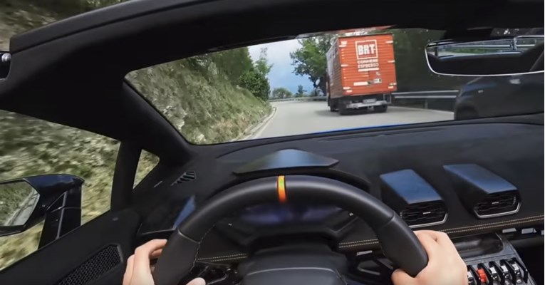 Kad zavoji postanu adrenlinski užitak: Pogledajte brzu vožnju u Lamborghiniju