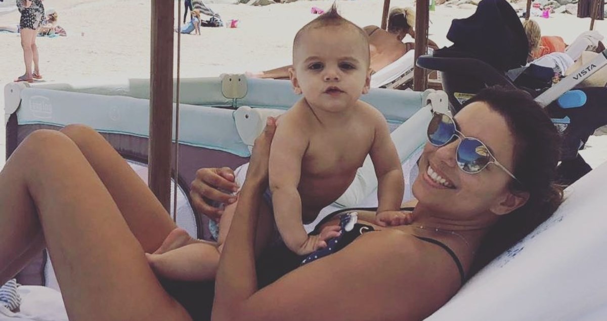Eva Longoria uživa s preslatkim desetomjesečnim sinom na karipskom otoku