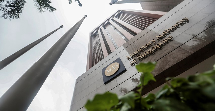 Središnja banka Singapura uvela doživotnu zabranu bankaru Goldman Sachsa