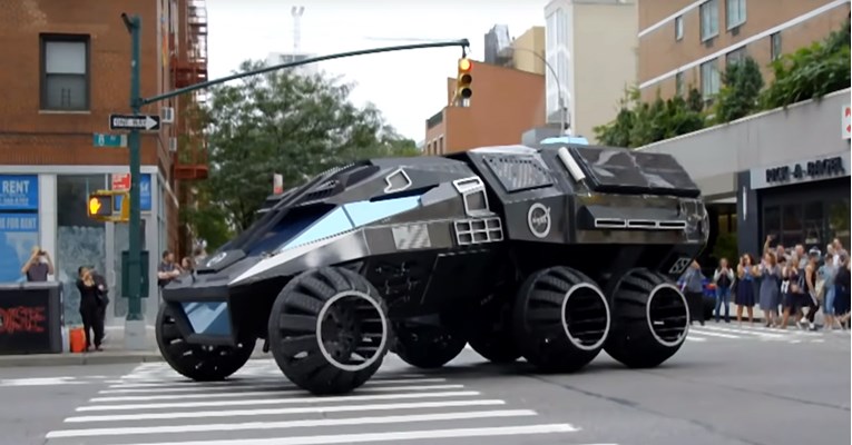 Kakva pojava: Mars Rover stigao na Manhattan