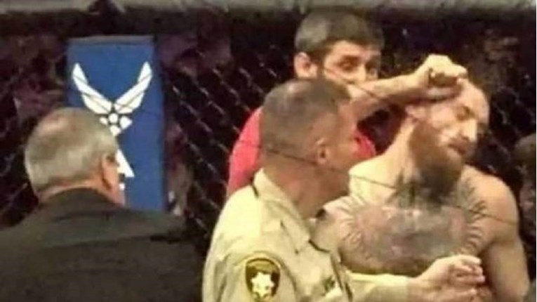 FOTO Khabib od UFC-a zatražio bonus za prijatelja koji je s leđa napao McGregora