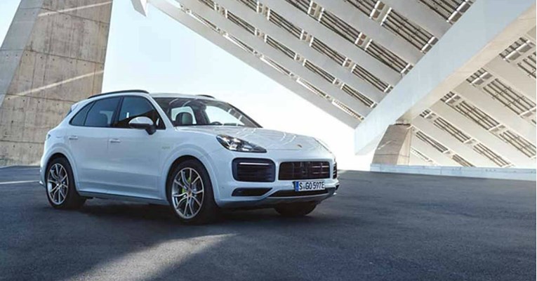 I Porsche Cayenne prelazi na struju?