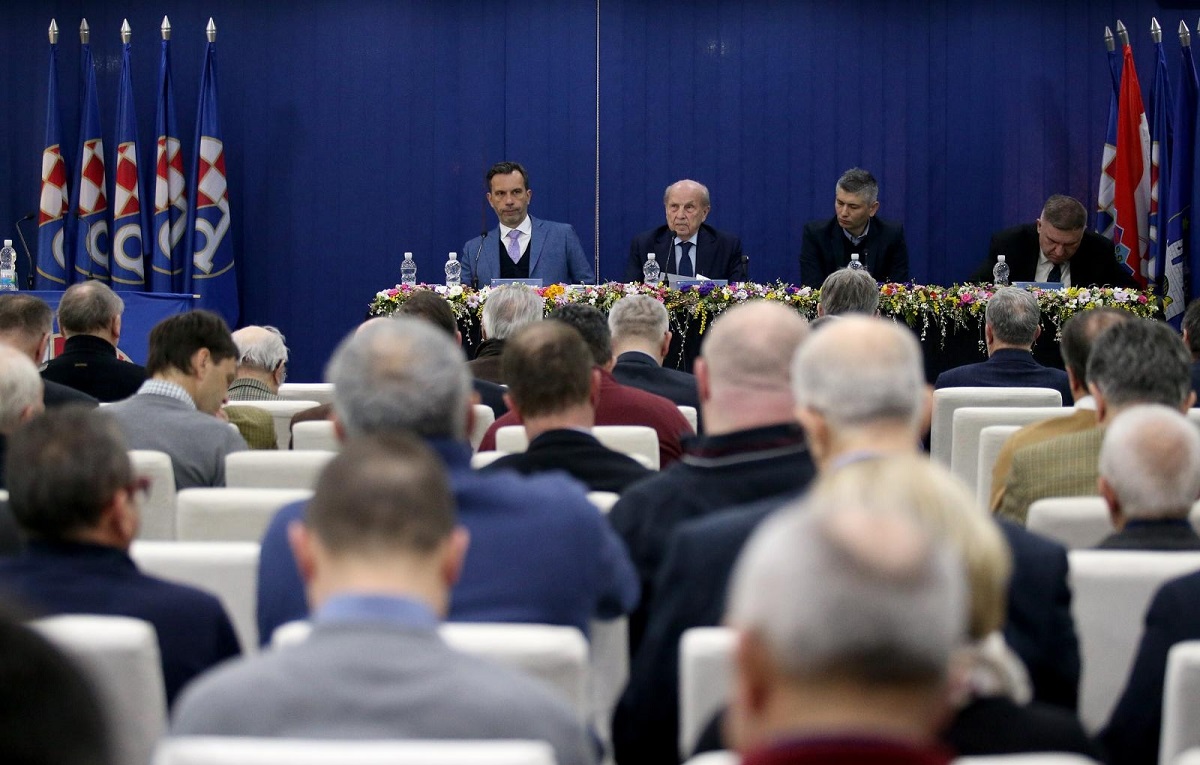 Rođaci, HDZ-ovci i osumnjičenici: Ove osobe su potpisale da Dinamo nije opljačkan