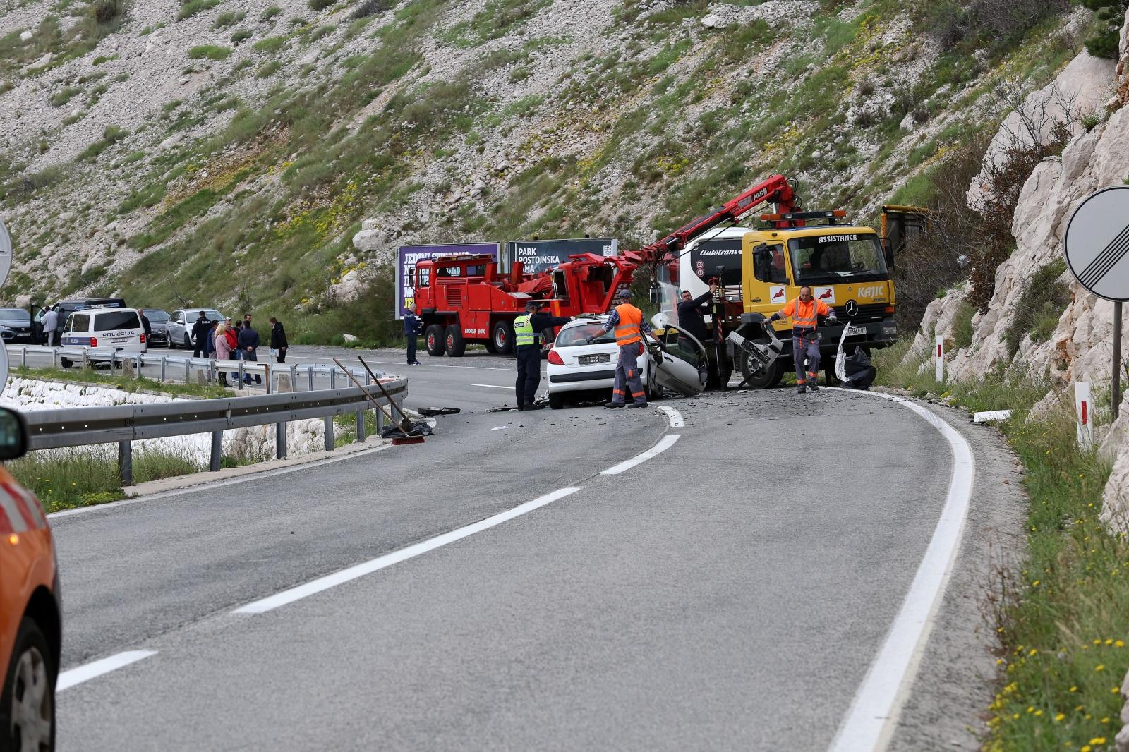 Kod Bakarca sudar autobusa i auta, poginula jedna osoba