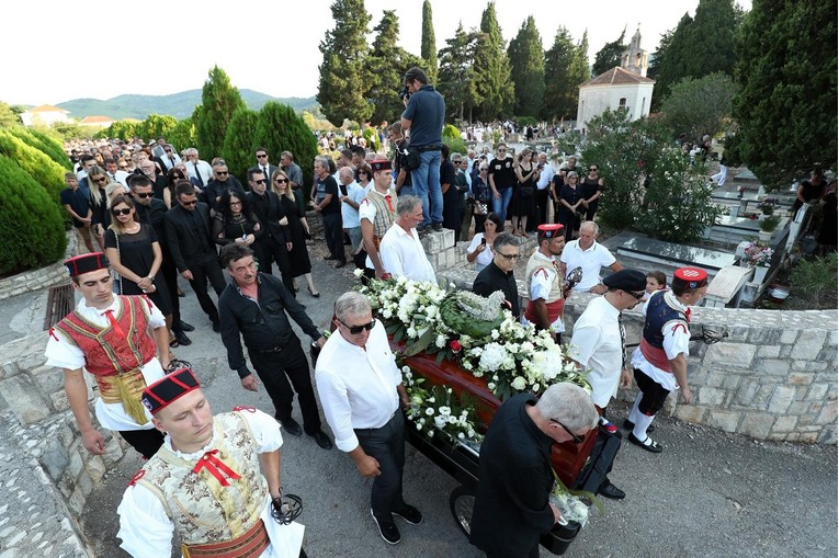Načelnica Vele Luke održala dirljiv govor na ispraćaju Olivera