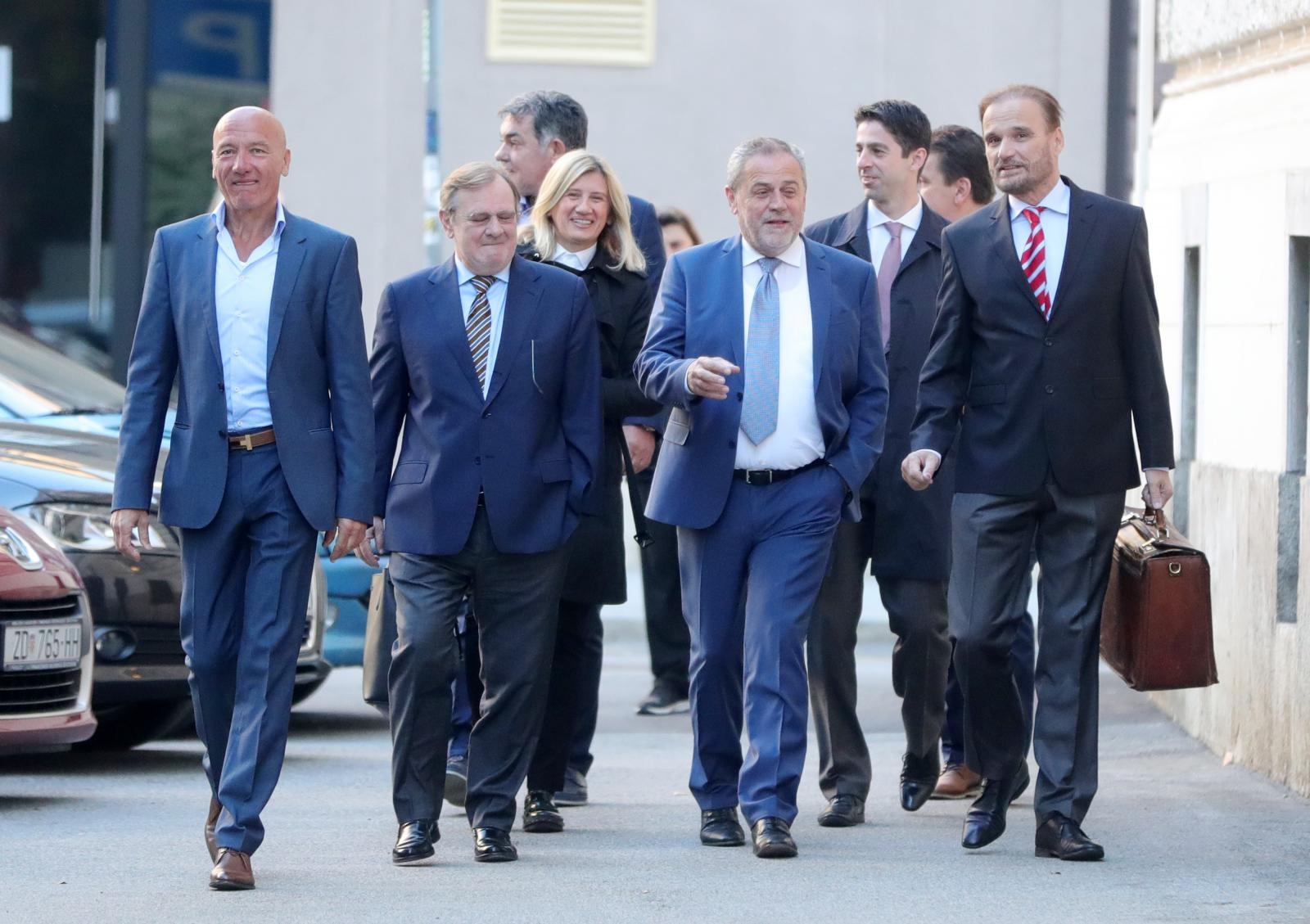 Bandić i Pripuz na sud stigli nasmiješeni. Određen početak suđenja za Agram