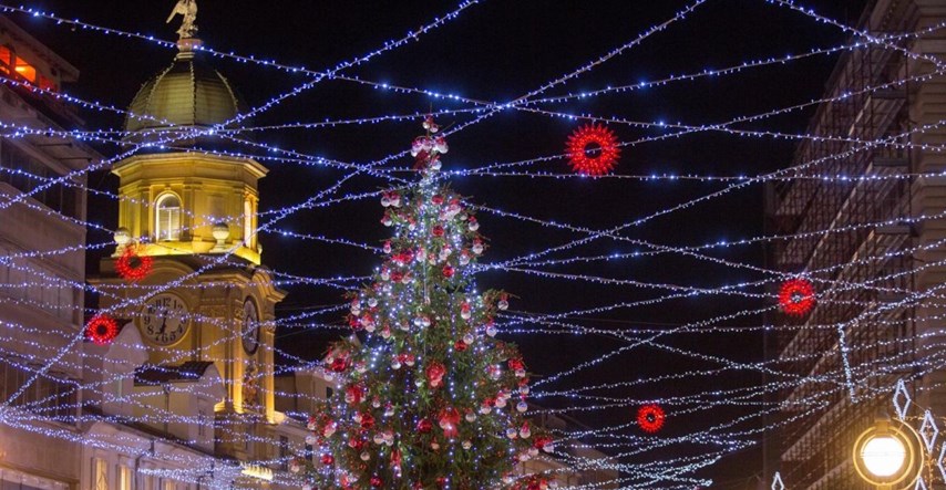 Počela je božićna čarolija: Pogledajte adventsko raspoloženje diljem Hrvatske