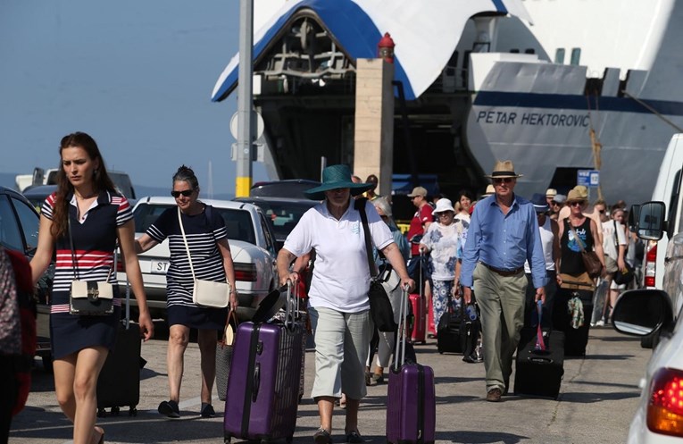 U Split i okolicu ovog vikenda morem i zrakom stiže oko 86 tisuća putnika