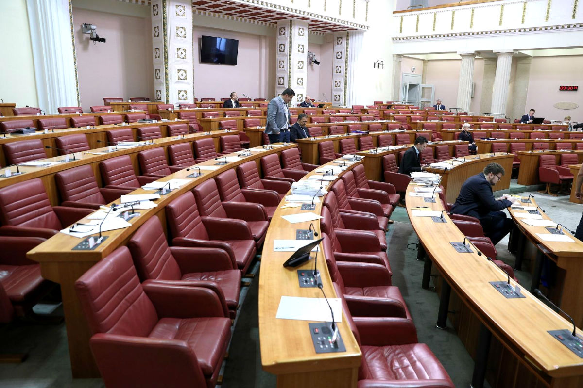 Sabor danas raspravlja o vladinim prijedlozima za blokirane
