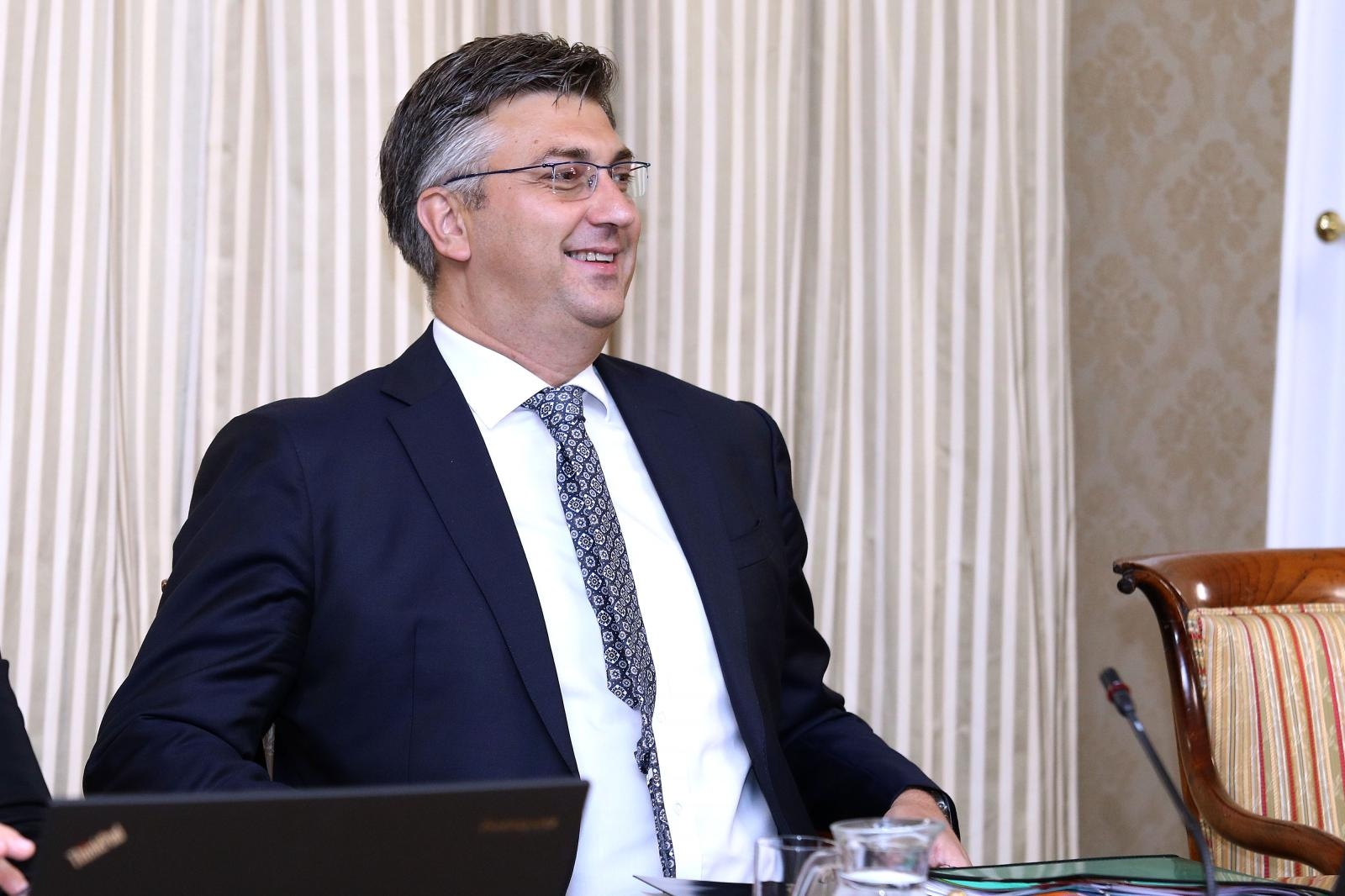 Plenković najavio proračun kojim će pomoći demografskoj obnovi