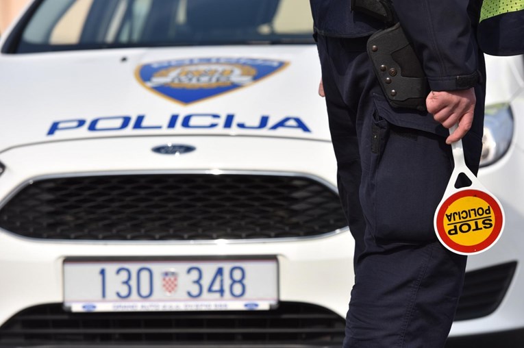 Policija u Podravini zaustavila muškarca u autu, prijeti mu kazna od 30.000 kuna