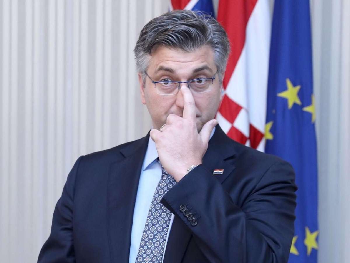 Plenković tvrdi da govori u Kninu nisu u 8 ujutro kako bi izbjegao zvižduke