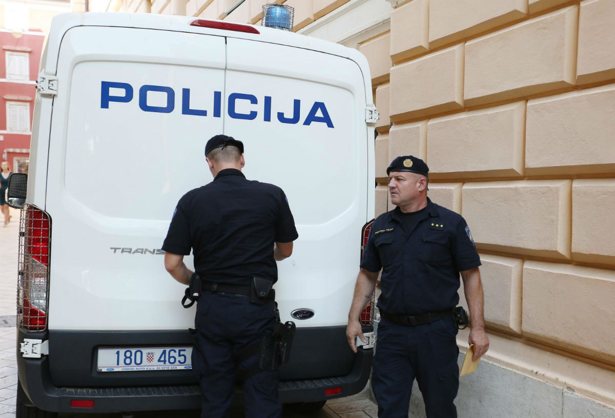 Žena kod Zadra naredila mužu i posinku da pobiju petero ljudi, dobila uvjetnu