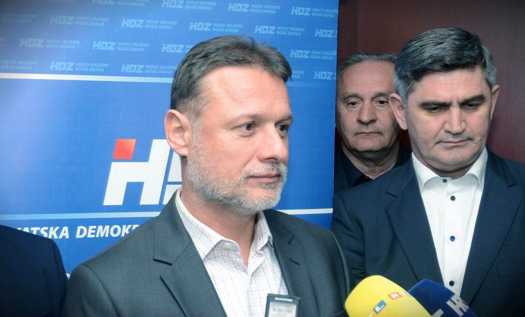 Njonju je naživciralo novinarsko pitanje o saboru, HDZ-u i izborima u Lici