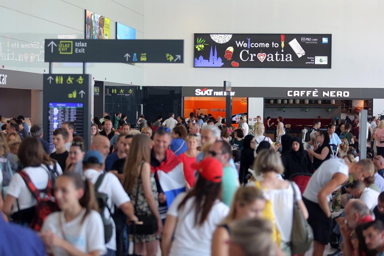 Kroz hrvatske aerodrome prošlo skoro 12 posto više putnika nego lani
